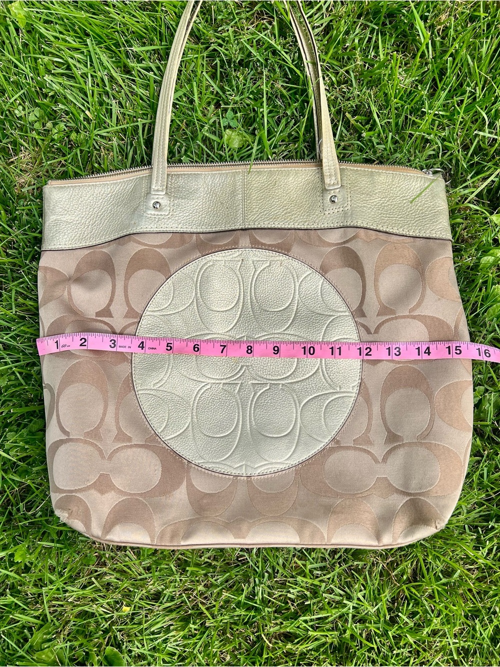 Authentic Coach Large Tote Patchwork Signature Canvas Gold Beige y2k Keychains - Picture 5 of 15